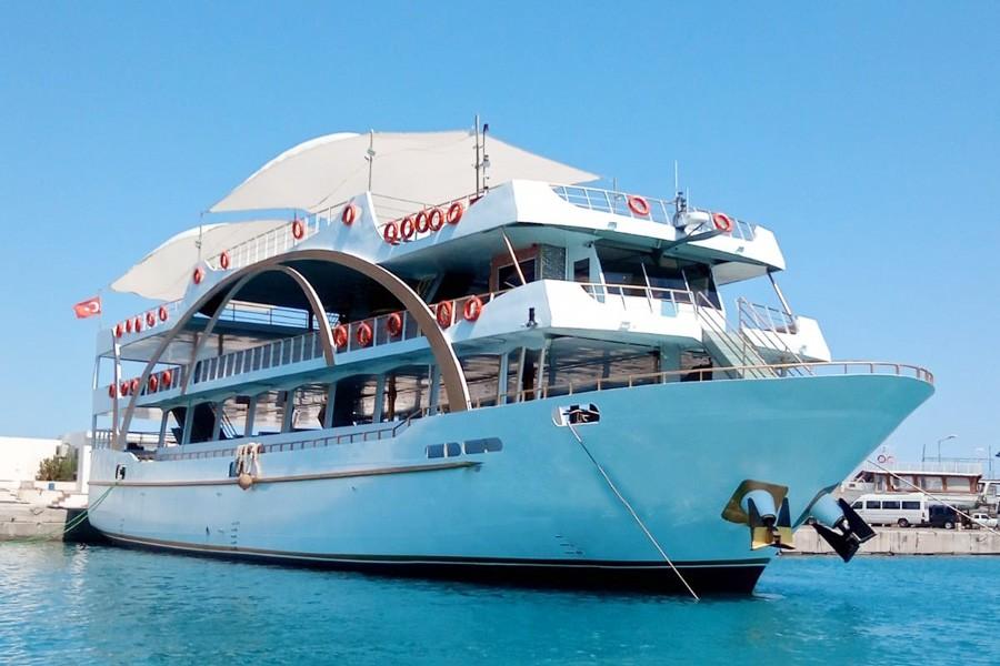 Kemer Megastar Boat Tour